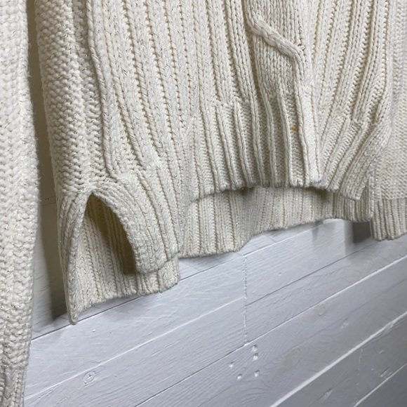 Knit Sweater size Medium color cream - Picture 6 of 9
